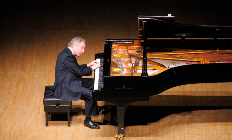 image of PHILHARMONIA: MOZART AND SCHUBERT WITH ANDRÁS SCHIFF